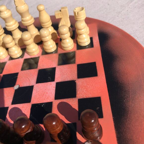 Vinyl Chess Set - Ultra Red Pink - Picture 5 of 9